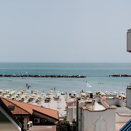 Hotel Edward Bellaria-Igea Marina Bagian luar foto