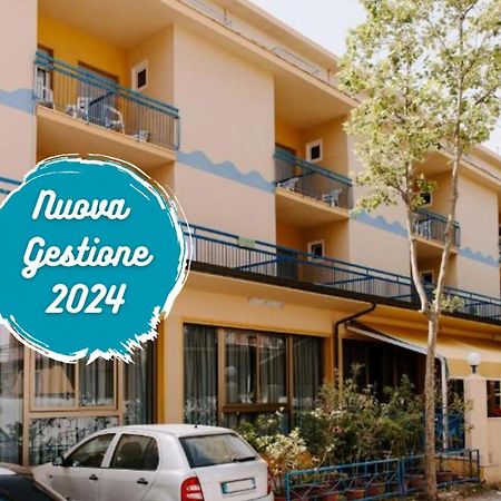 Hotel Edward Bellaria-Igea Marina Bagian luar foto