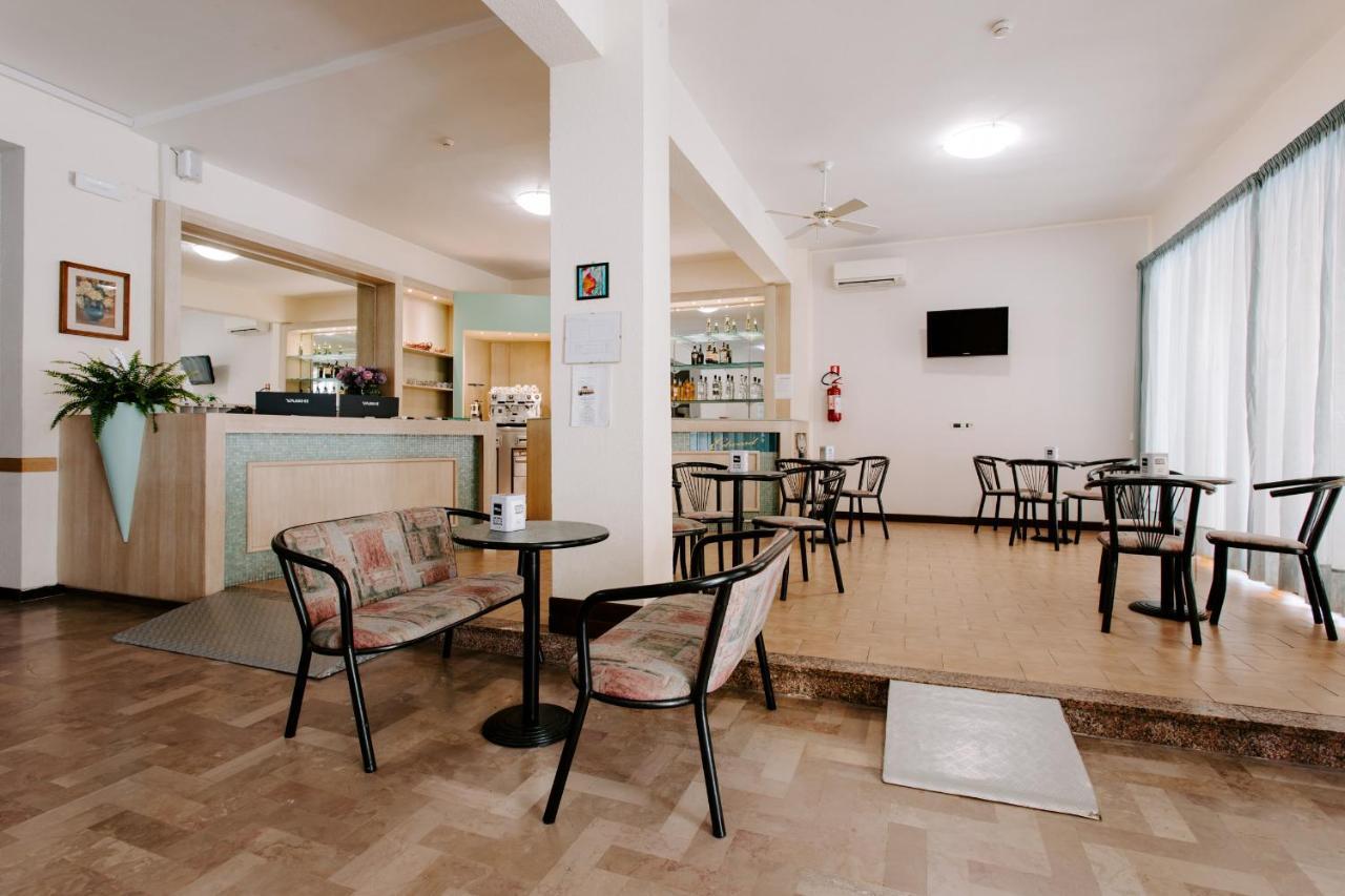 Hotel Edward Bellaria-Igea Marina Bagian luar foto
