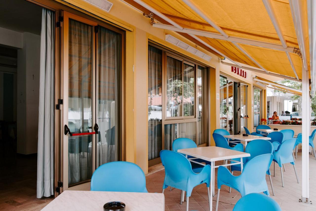 Hotel Edward Bellaria-Igea Marina Bagian luar foto