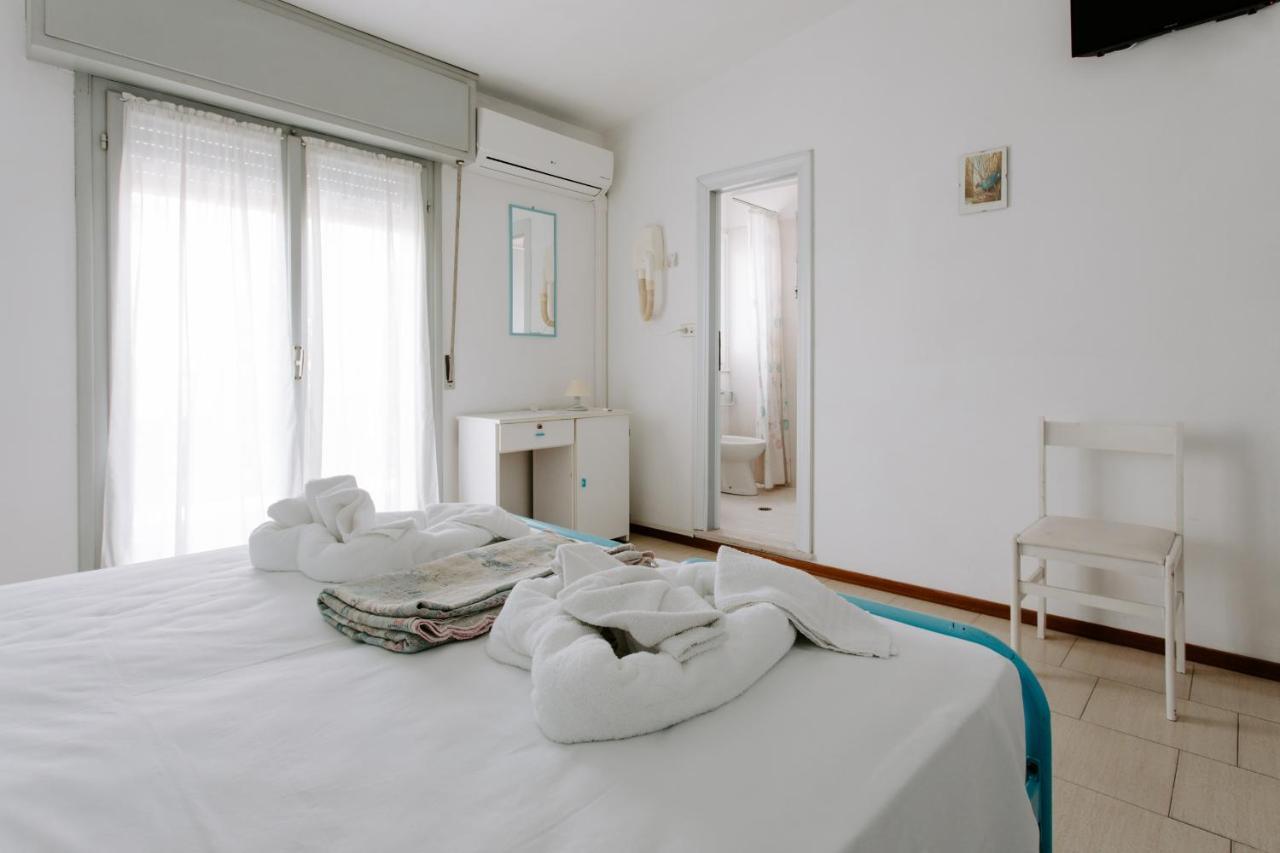 Hotel Edward Bellaria-Igea Marina Bagian luar foto