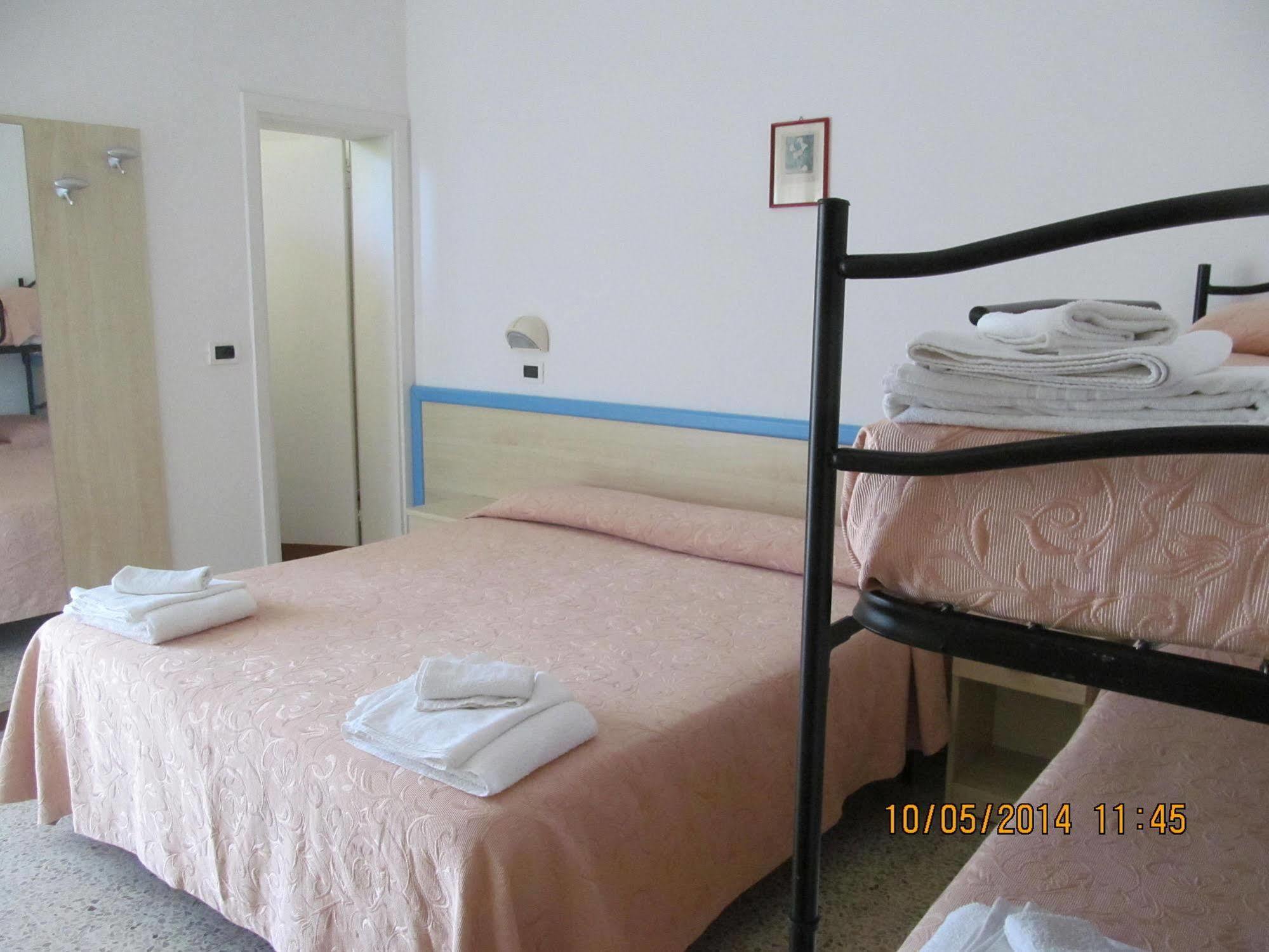 Hotel Edward Bellaria-Igea Marina Bagian luar foto