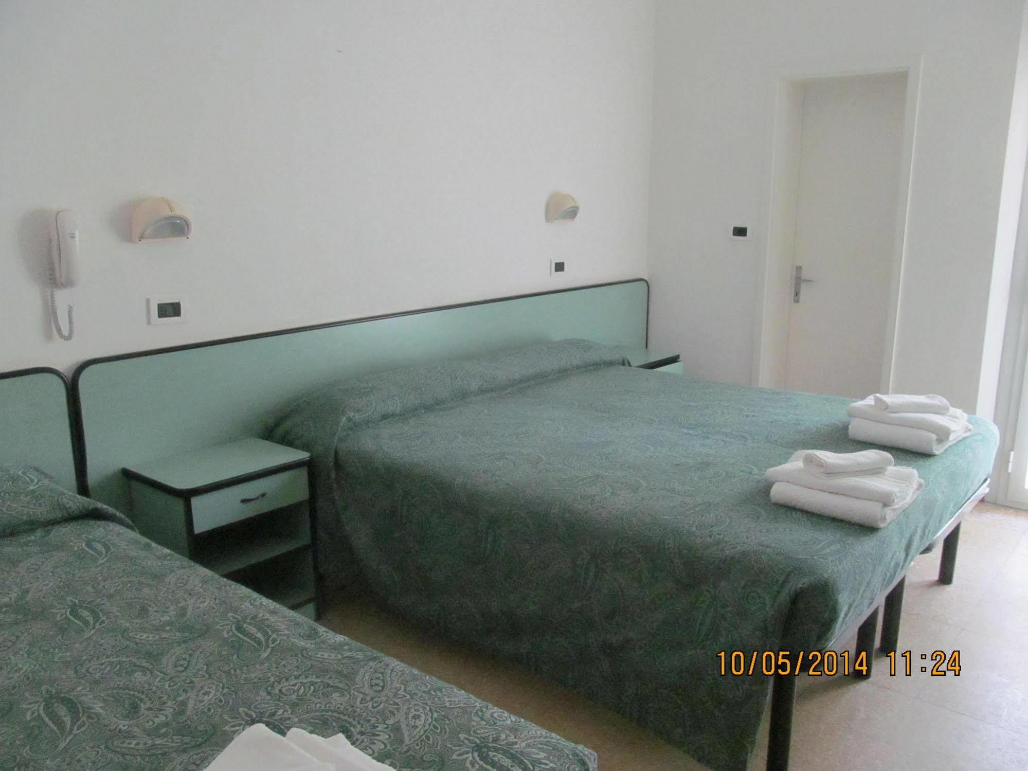 Hotel Edward Bellaria-Igea Marina Bagian luar foto